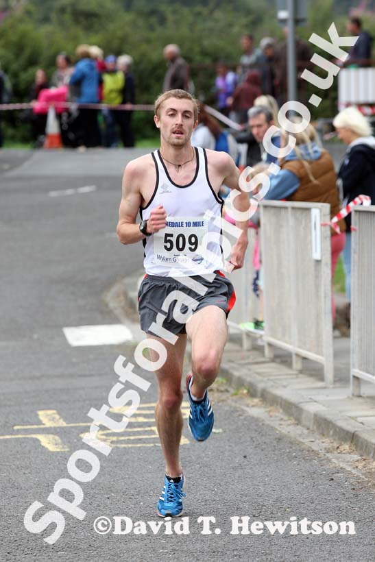 Michael Crawley (Corstorphine AC) finishing 2nd in the Tynedale Jelly 10 Road Race. Photo: David T. Hewitson/Sports for All Pics
